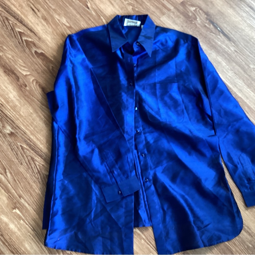 Elegant Blue Women's 100% silk shirt.